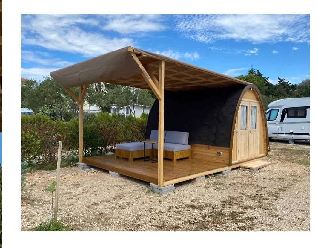 Mali Nordsee Mobilehomes , Glamping & Caravan Pakoštane Semesterbostad